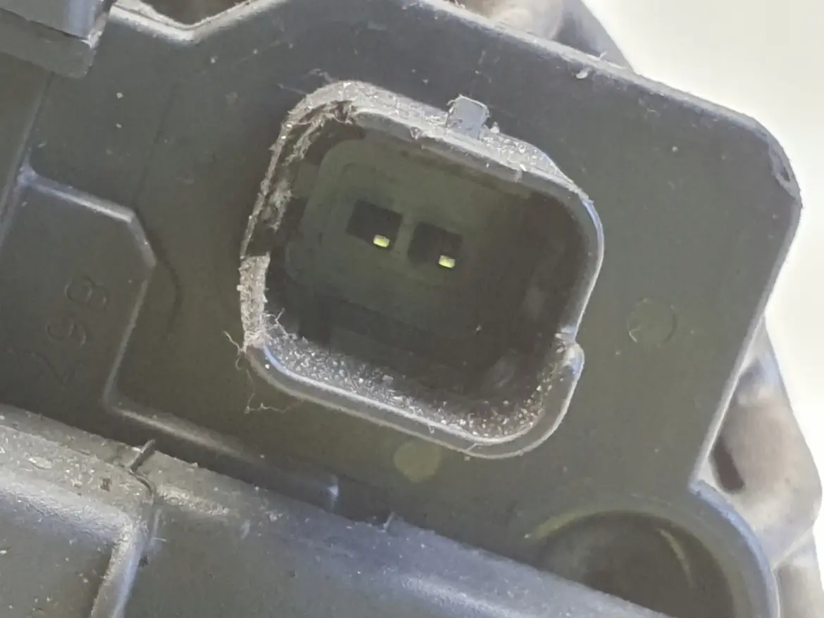 Nissan Qashqai 1.5 DCI ALTERNATOR bosch 0124525140