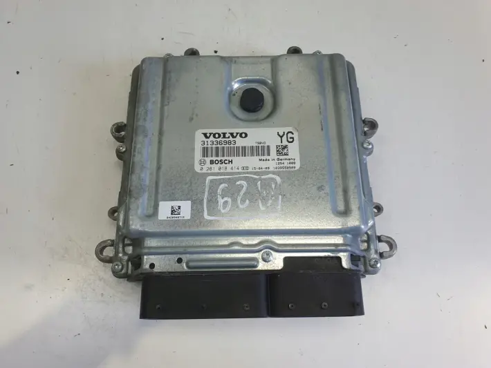 Volvo XC60 2.4 D5 STEROWNIK SILNIKA komputer 31392982