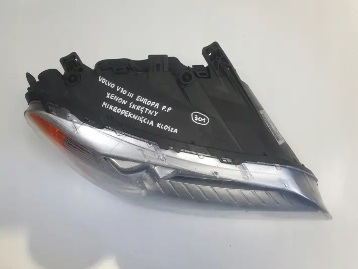 Volvo S80 II V70 III 06-16r PRZEDNIA LAMPA PRAWA PRAWY PRZÓD skręt 31353533