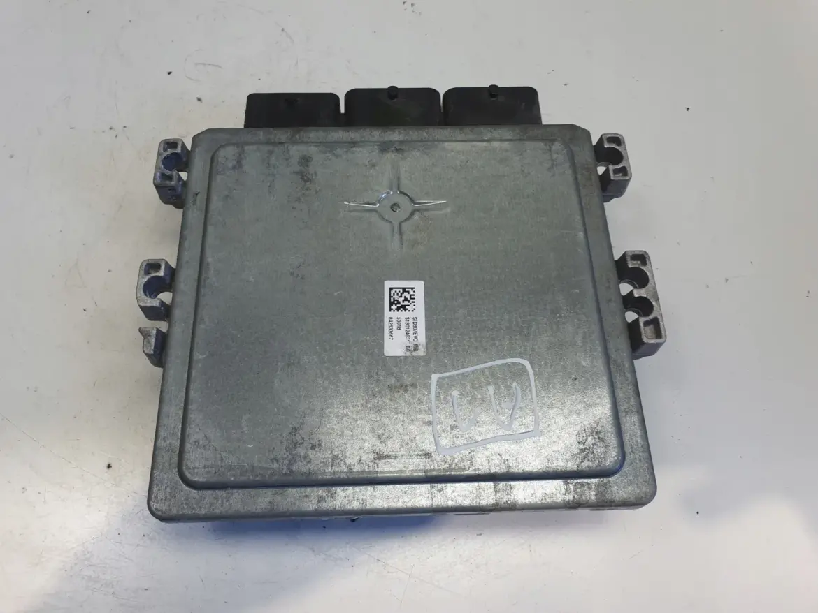 Volvo V40 II 1.6 D2 STEROWNIK SILNIKA komputer 31355712