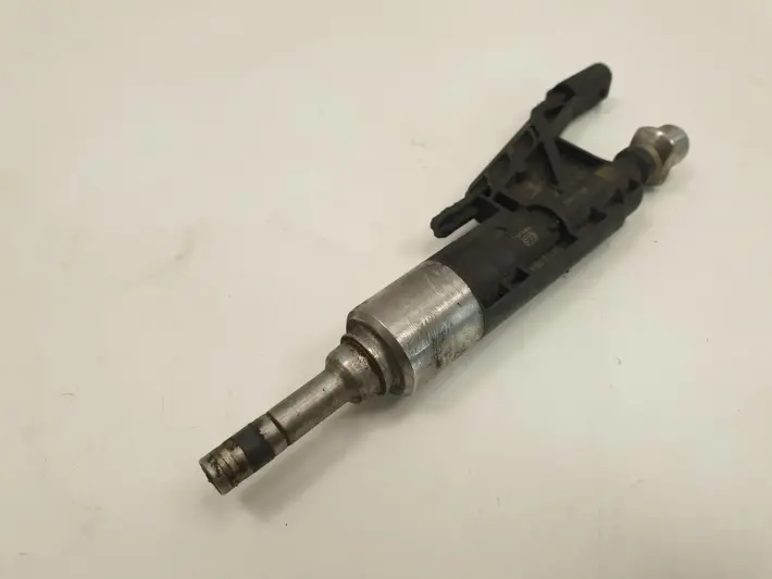 BMW F36 418i 1.5 T WTRYSKIWACZ wtrysk 0261500539