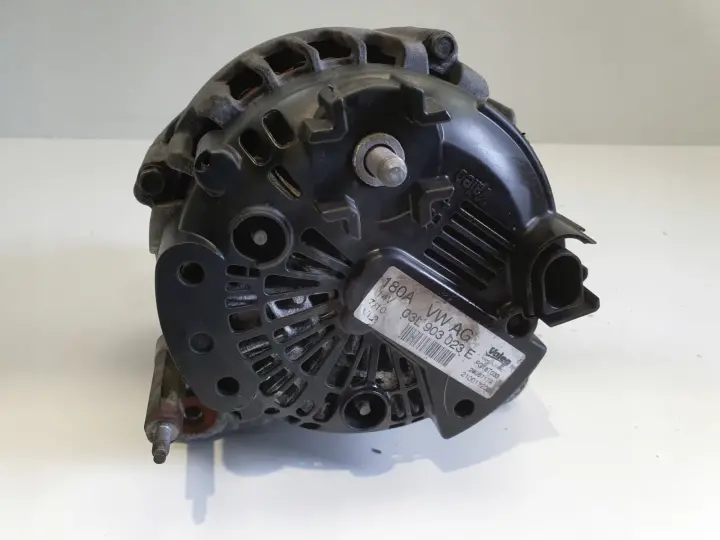 VW Passat B6 1.9 TDI ALTERNATOR Valeo 03L903023E 180A