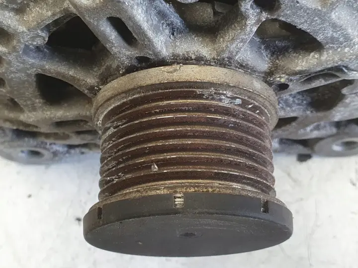 Renault Clio IV 0.9 TCe ALTERNATOR valeo 231007842R