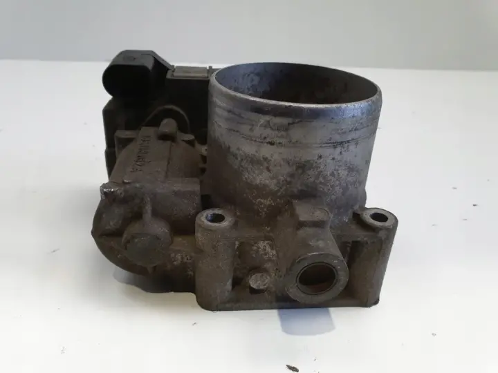 VW Golf V 1.6 FSI PRZEPUSTNICA 03C133062A