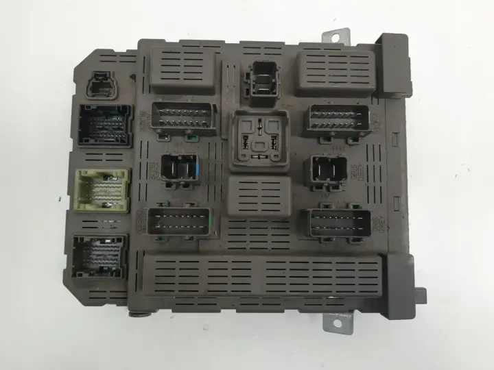 Peugeot 607 2.2 MODUŁ BSI Skrzynka bezpieczników