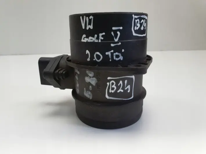 VW Golf V 2.0 TDI PRZEPŁYWOMIERZ POWIETRZA 0281002461 074906461B