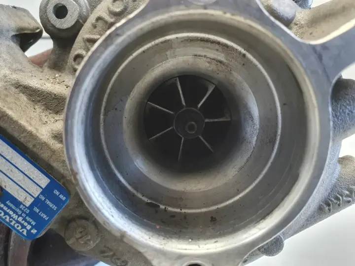 Volvo V70 III 2.0 D4 TURBOSPRĘŻARKA turbo BITURBO 31397999