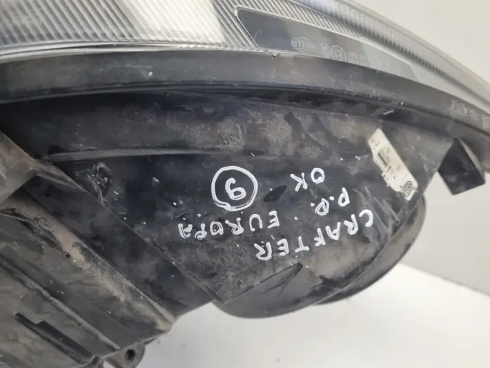 VW Crafter PRZEDNIA LAMPA PRAWA prawy przód EUROPA