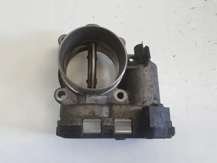 Volvo S60 I V70 II 2.4 D5 PRZEPUSTNICA 8692720 0281002701