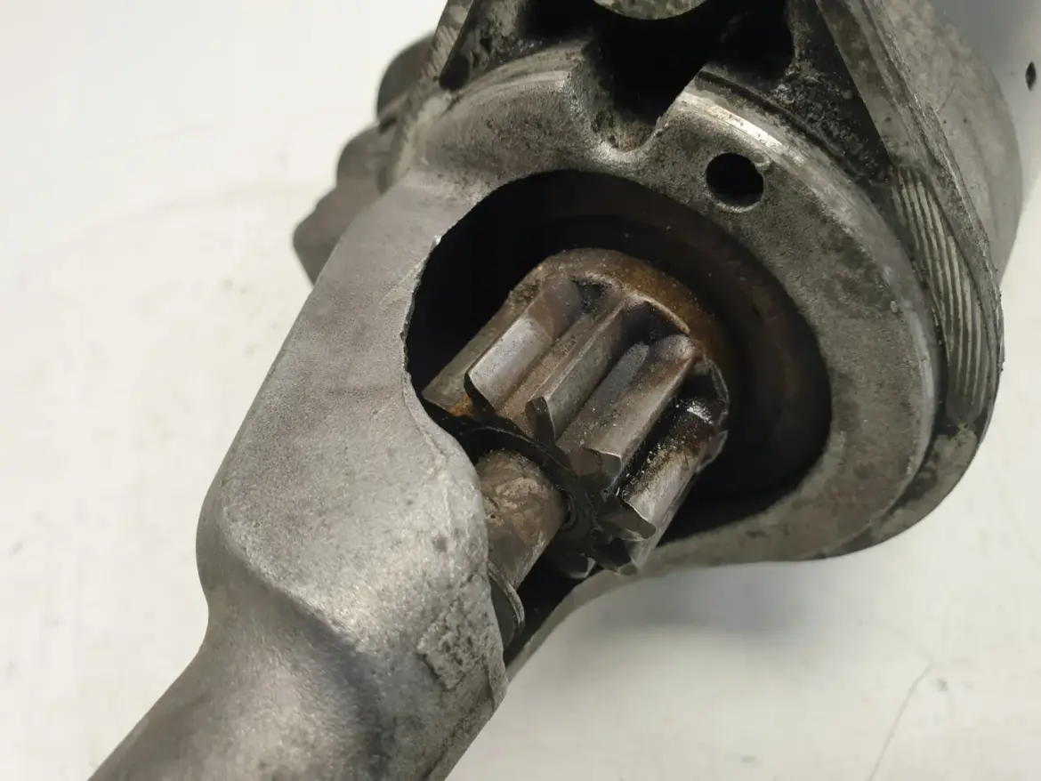 Audi A4 B6 2.5 TDI V6 ROZRUSZNIK bosch 0001109021