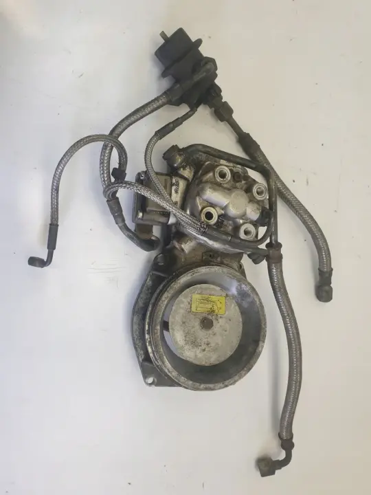 AUDI 80 B3 1.8 i ROZDZIELACZ PALIWA 0438121011