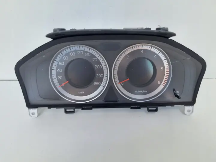 Volvo XC60 I V60 I S60 II 2.0 D3 LICZNIK ZEGARY Europa 31343325AA diesel