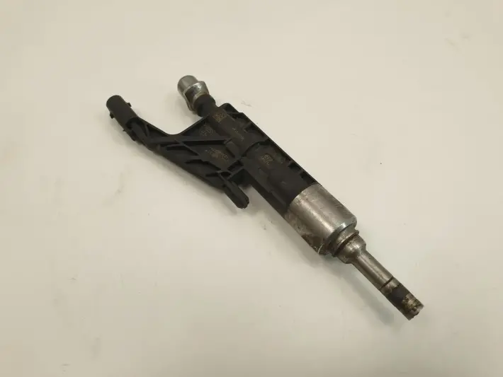 BMW F36 418i 1.5 T WTRYSKIWACZ wtrysk 0261500539