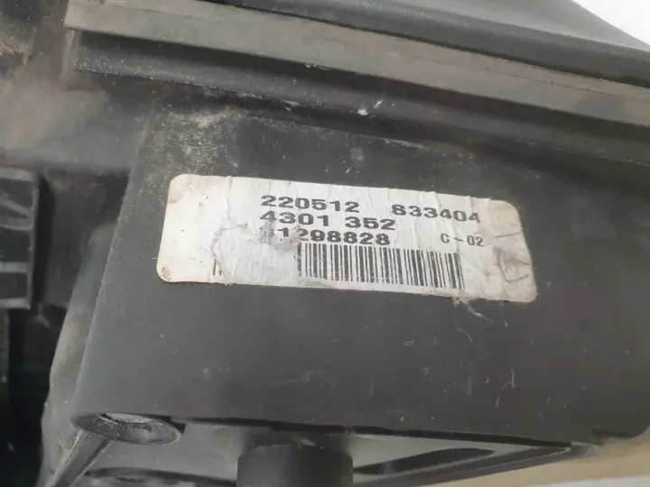 Volvo S80 II V70 III LIFT LUSTERKO PRAWE PASAŻERA 6 kabli 31298828 EUROPA