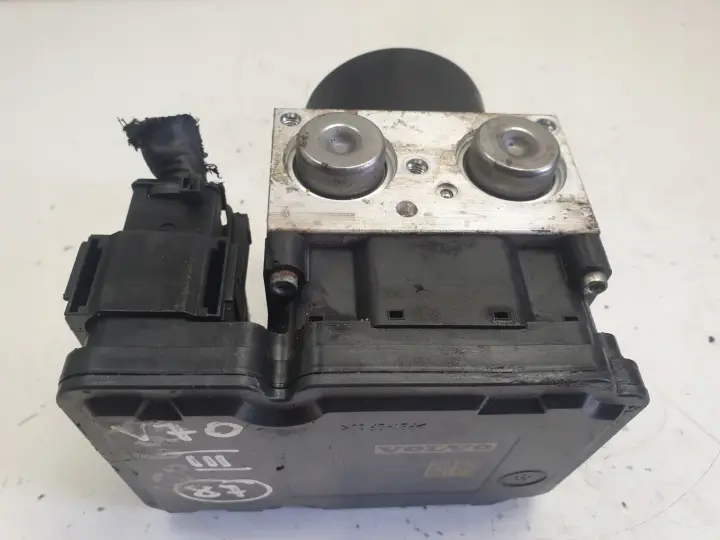 Volvo V70 III XC70 II POMPA ABS Sterownik 31261142
