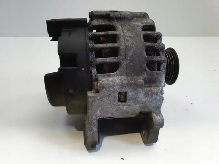 Skoda Fabia I VW Polo IV 1.2 12V ALTERNATOR valeo 03D903025J