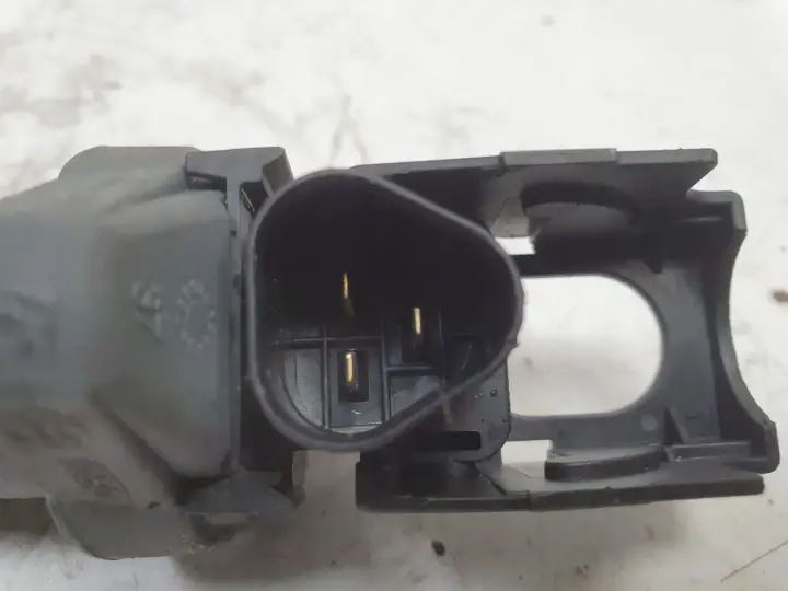 BMW E87 E90 2.0 i CEWKA ZAPŁONOWA 0221504471 bosch