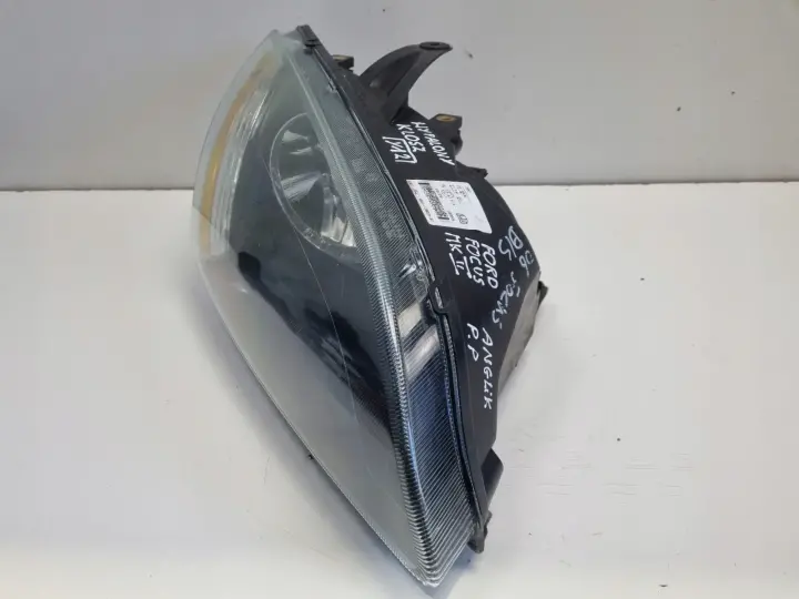Ford Focus MK2 04-11r PRZEDNIA LAMPA PRAWA PRAWY PRZÓD 4M51-13W029-KC