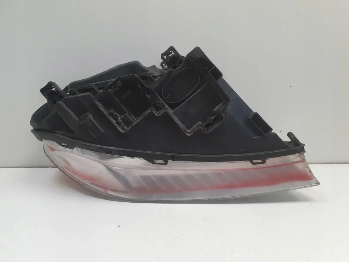 Volvo S80 II V70 III 07-13r PRZEDNIA LAMPA LEWA lewy przód EUROPA 31214351