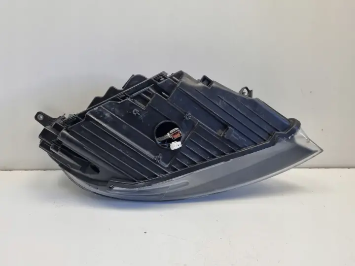 Volvo V40 II 12-16r PRZEDNIA LAMPA LEWA lewy przód EUROPA XENON 31420007