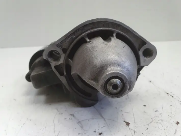 VW Passat B5 1.9 TDI ROZRUSZNIK bosch 068911024G 0001110128