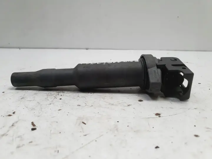 BMW E87 E90 2.0 i CEWKA ZAPŁONOWA 0221504471 bosch