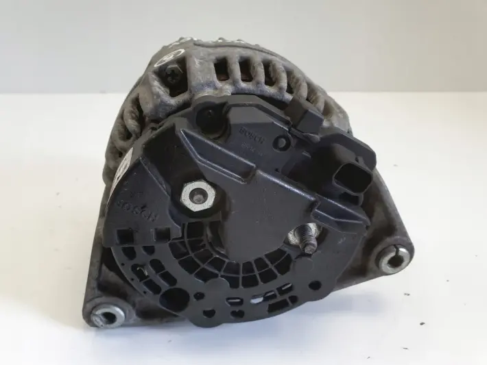 Opel Corsa D 1.4 16V ALTERNATOR BOSCH