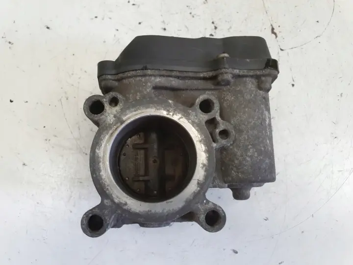 VW Fox 1.4 8V PRZEPUSTNICA 03C133062B