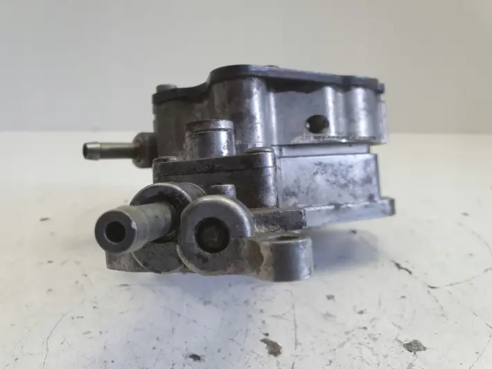 Audi A6 C5 VW Passat B5 1.9 TDI POMPA VACUM wakum 038145209A