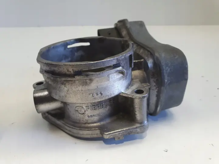 VW Passat B6 2.0 TDI PRZEPUSTNICA 03G128063B
