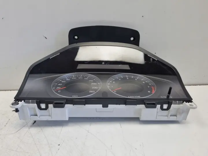 Volvo S80 II V70 III XC70 II 2.5 T LICZNIK ZEGARY Europa benzyna 31270898AA
