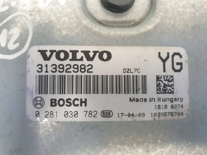 Volvo XC60 2.4 D5 STEROWNIK SILNIKA komputer 31392982 0281030782