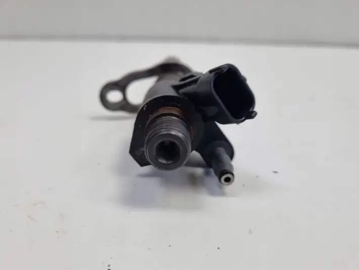 Volvo C30 V50 S40 II 2.0 D3 D4 WTRYSKIWACZ wtrysk 31272690 0445116016