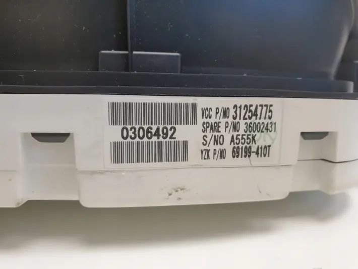 Volvo V50 1.8 16v LICZNIK ZEGARY europa 31254775