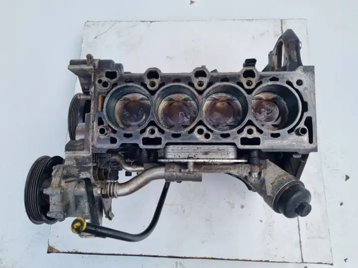 DÓŁ SILNIKA BLOK Opel Vectra C Signum Zafira B Astra III H 1.8 16V Z18XER