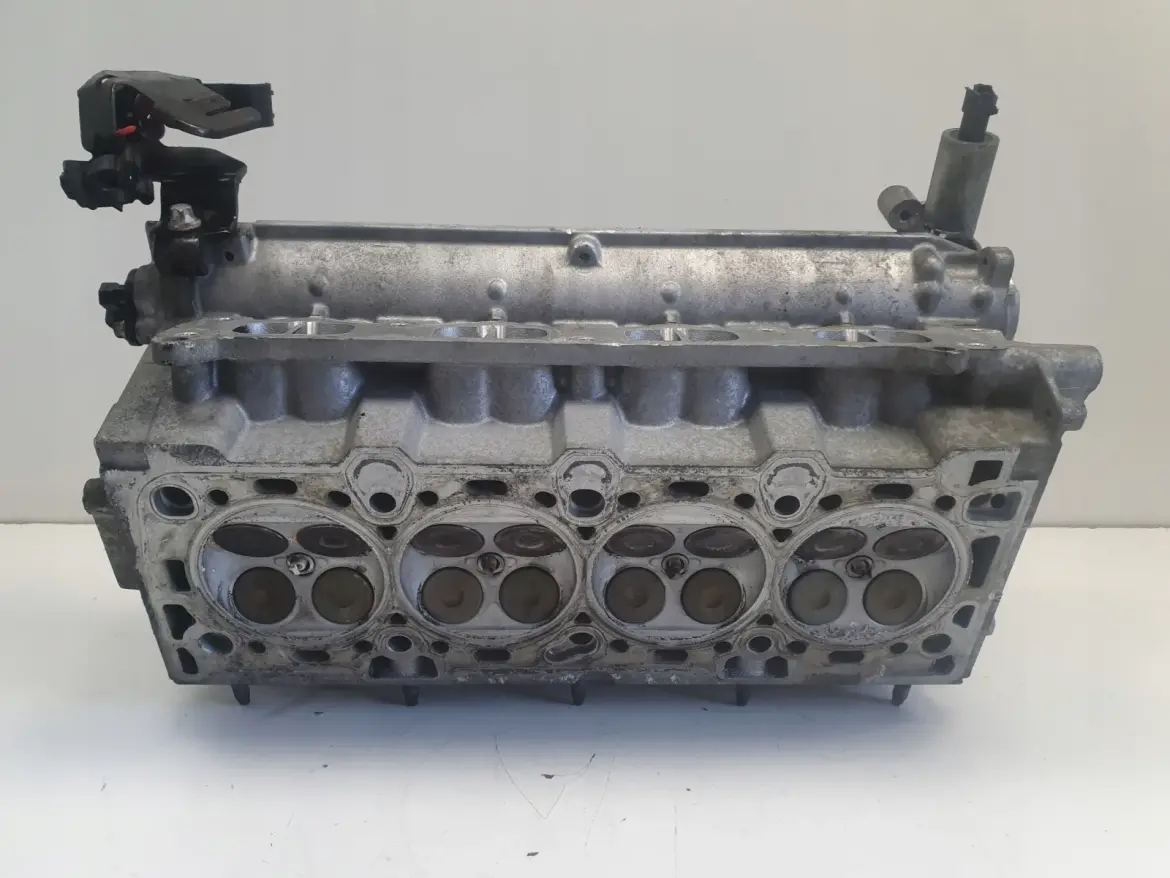 Opel Zafira B Astra J 1.6 16V A16XER GŁOWICA CYLINDRÓW 55559340