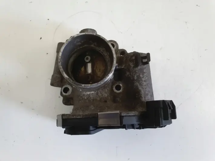 Opel Corsa D 1.4 16V PRZEPUSTNICA 55562270