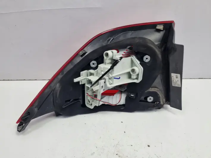 Volvo S60 II 10-13r TYLNIA TYLNA LAMPA PRAWA prawy tył ŁADNA