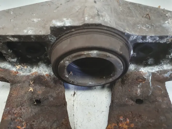 Volvo V40 II PRZEDNI ZACISK HAMULCOWY lewy przód KIEROWCY L.P 975
