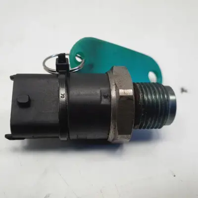 Opel Corsa C 1.3 CDTI CZUJNIK CIŚNIENIA PALIWA zawór 0281002534 bosch