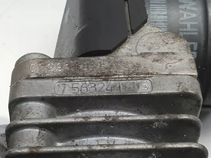 BMW E87 E90 2.0 i ZAWÓR EGR 7563241