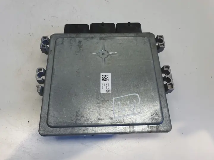 Volvo V40 II 1.6 D2 STEROWNIK SILNIKA komputer 31355712