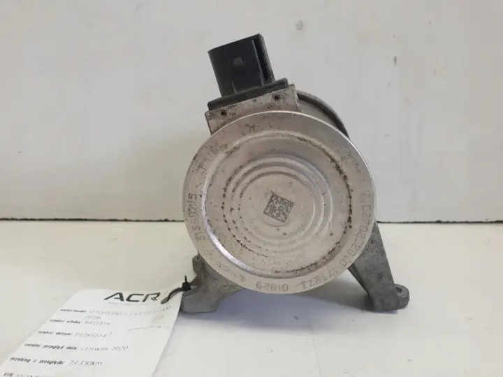 Volvo V40 II 1.5 T turbo POMPA WODY 31368715