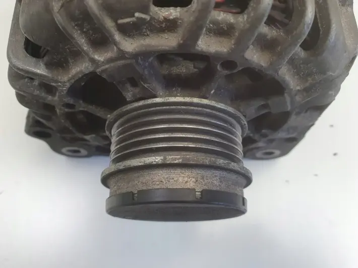 Audi A4 B6 1.9 TDI ALTERNATOR Valeo 028903031A 120A