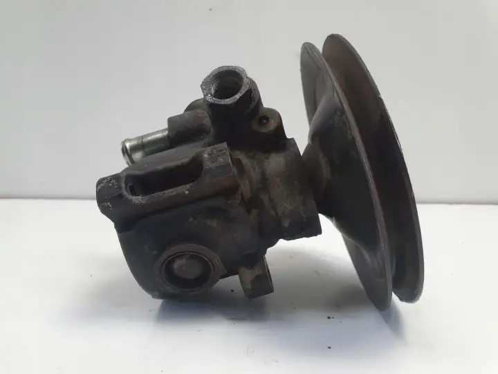 Opel Omega A 1.8 16V POMPA WSPOMAGANIA 90281879