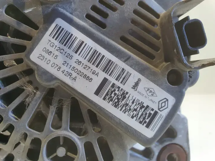 Renault Clio IV 0.9 TCe ALTERNATOR valeo 231007842R
