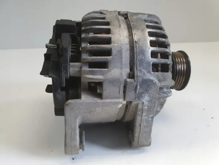 Opel Astra III H 1.6 16V ALTERNATOR BOSCH