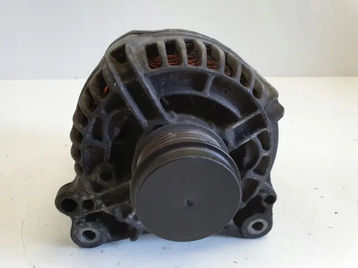 VW Passat B5 FL 1.9 TDI ALTERNATOR 028903031 0124515083 120A bosch