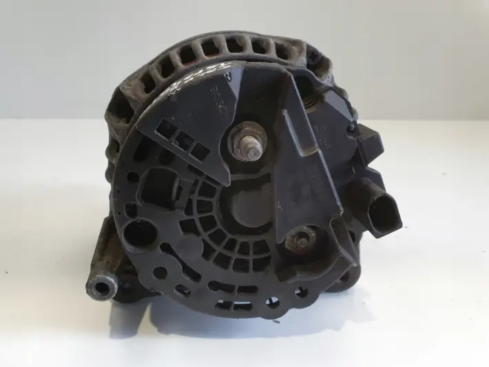VW Golf V 1.9 TDI ALTERNATOR bosch