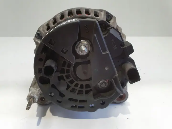Audi A3 II 8P 1.9 TDI ALTERNATOR BOSCH